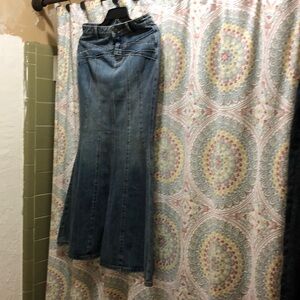 BDG light blue s/p long flare.